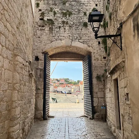 Apartment Old Town By Ivo Trogir