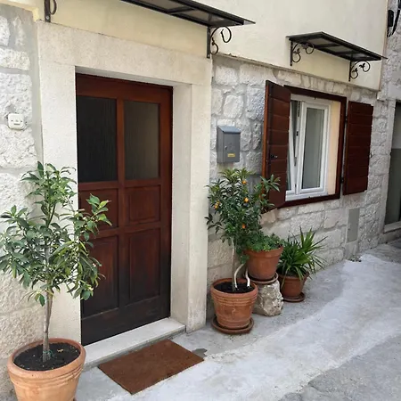 Old Town By Ivo شقة